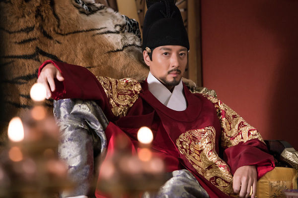 Lee Dong Gun As Yeonsangun-Lee Yung In Queen For Seven Days